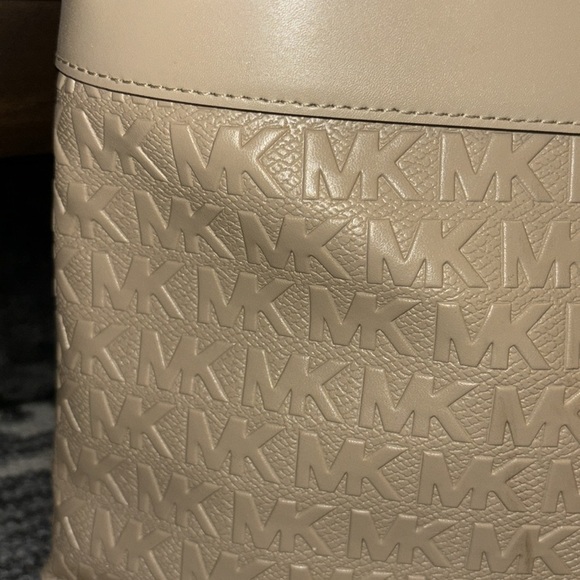 Michael Kors Gramercy Convertible Satchel - Picture 4 of 11